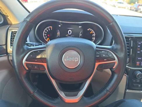 Used 2019 Jeep Grand Cherokee Limited w/ Luxury Group II image 18