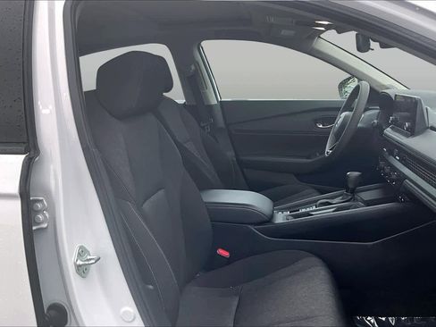 Used 2023 Honda Accord EX image 9