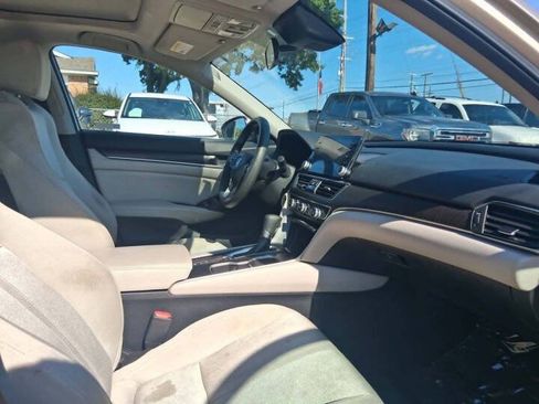 Used 2018 Honda Accord EX image 18