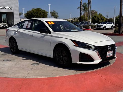 Certified 2025 Nissan Altima 2.5 S image 2