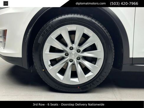 Used 2018 Tesla Model X 75D image 41