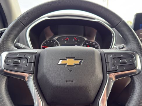 Used 2025 Chevrolet Blazer LT AWD/4WD image 17