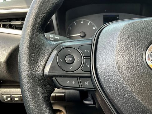 Used 2025 Toyota Corolla LE image 23