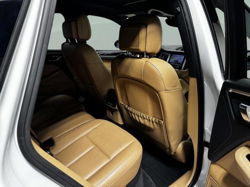 Used 2018 Porsche Macan Sport Edition image 12