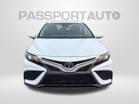 Used 2022 Toyota Camry SE image 12