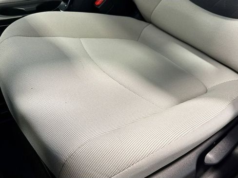 Used 2022 Toyota Corolla LE image 15