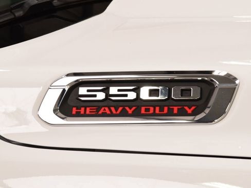 Used 2025 RAM 5500 4x4 Crew Cab image 9