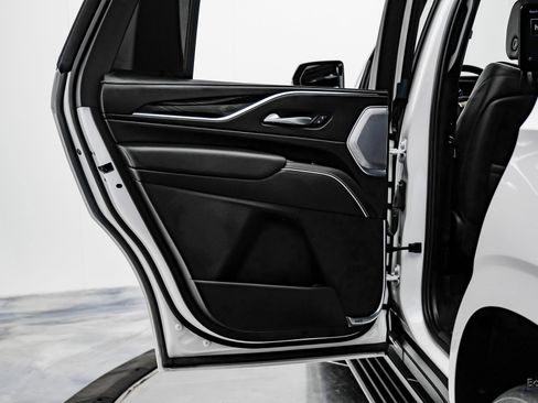 Used 2023 Cadillac Escalade V image 89