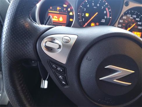 Certified 2017 Nissan 370Z Roadster image 8