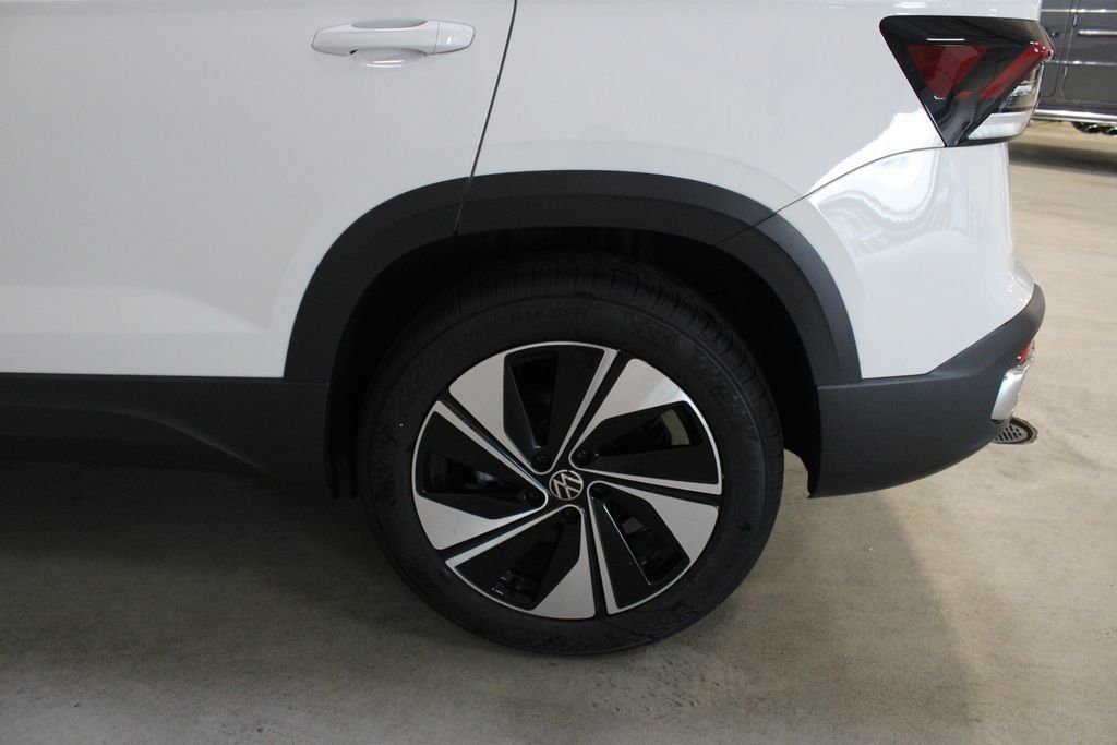 New 2026 Volkswagen Taos SE AWD/4WD image 28