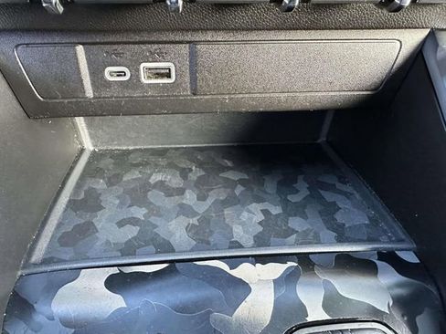 Used 2024 Chevrolet Colorado ZR2 image 23