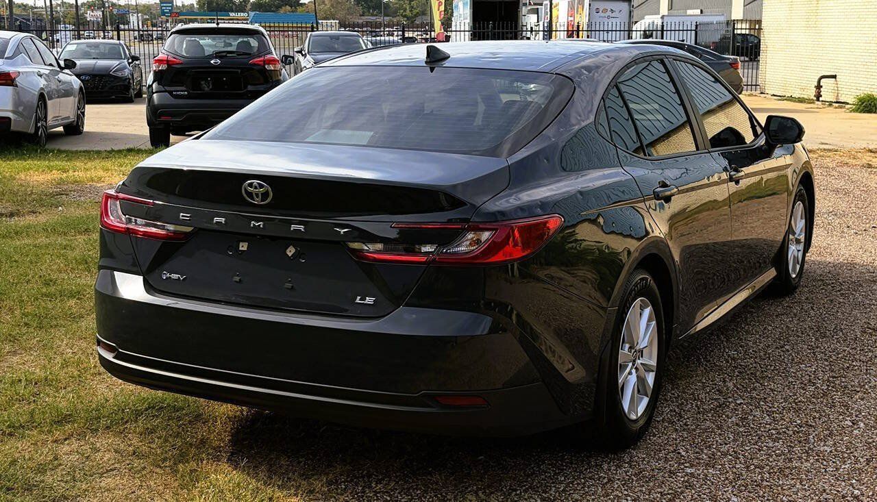 Used 2025 Toyota Camry LE w/ Convenience Package FWD image 12