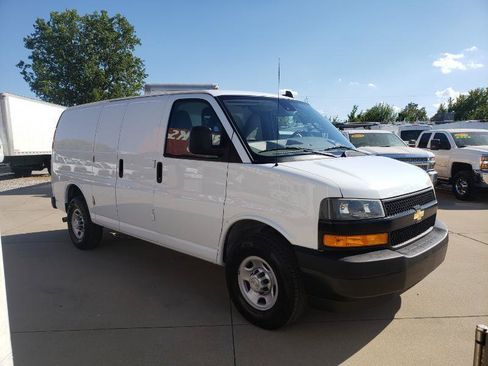Used 2019 Chevrolet Express 2500 RWD image 5