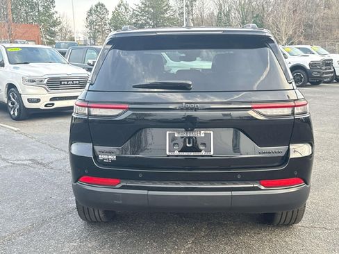 Used 2023 Jeep Grand Cherokee Limited w/ Black Appearance Package image 7