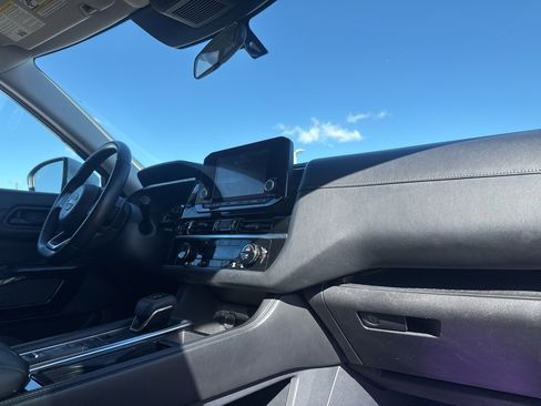 Certified 2024 Nissan Pathfinder SV image 13