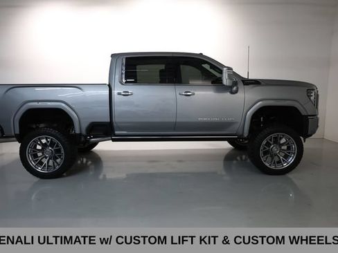 Used 2025 GMC Sierra 2500 Denali Ultimate AWD/4WD image 12
