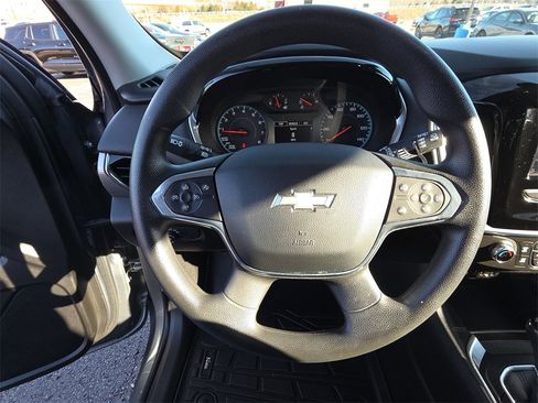 Used 2020 Chevrolet Traverse LS image 17