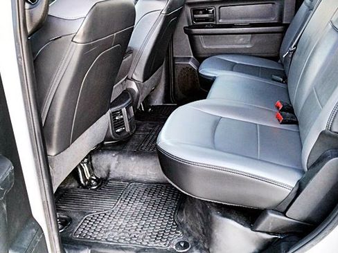 Used 2021 RAM 2500 Tradesman w/ Chrome Appearance Group image 16