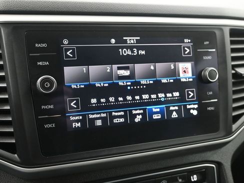 Used 2021 Volkswagen Atlas SE w/ Towing Package image 17