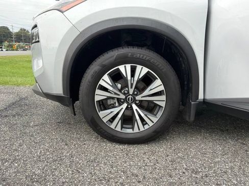 Used 2023 Nissan Rogue SV AWD/4WD image 25