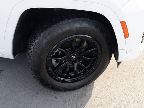 Used 2022 Jeep Grand Cherokee Summit image 6