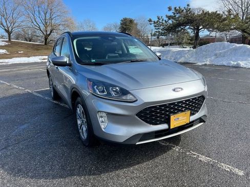 Used 2022 Ford Escape SEL image 2