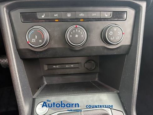 Certified 2022 Volkswagen Taos SE FWD image 17