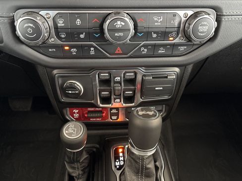 New 2026 Jeep Wrangler Unlimited Rubicon 392 w/ Quick Order Package 27X Moab AWD/4WD image 23