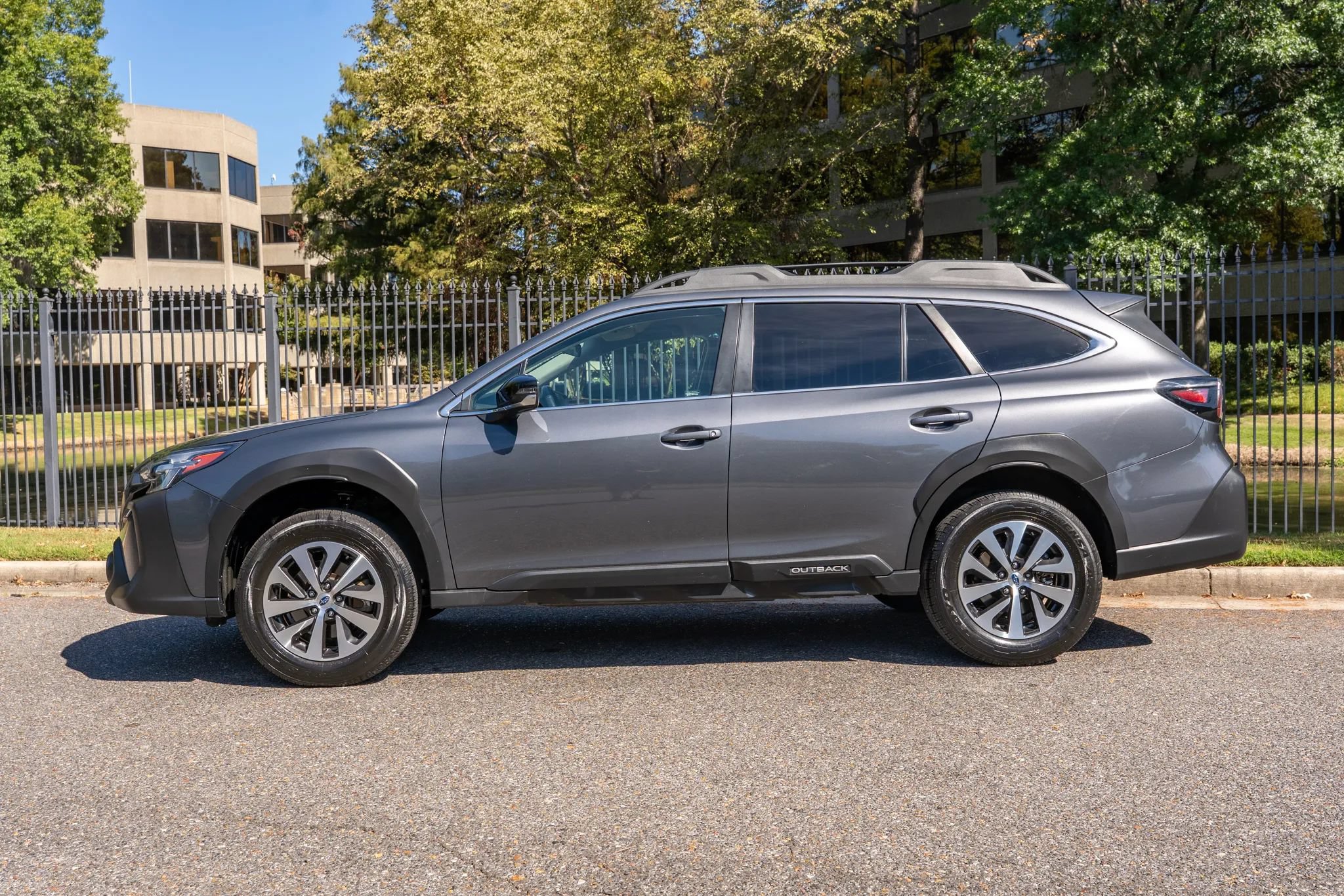 Used 2024 Subaru Outback Premium AWD/4WD image 9