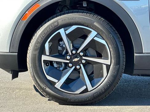 New 2026 Chevrolet Equinox EV LT image 31