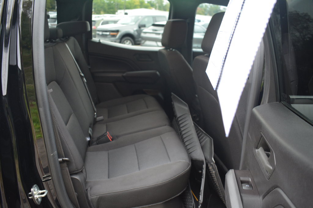 Used 2023 Chevrolet Colorado Trail Boss AWD/4WD image 18