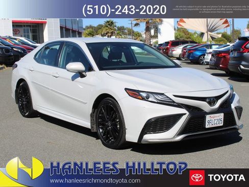 Used 2023 Toyota Camry XSE FWD image 5