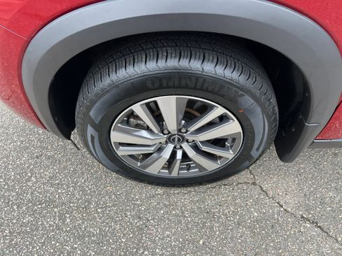 Certified 2023 Nissan Pathfinder SL image 10