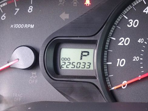 Used 2014 Toyota Sienna LE FWD image 36