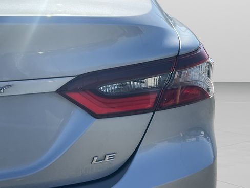 Used 2022 Toyota Camry LE image 30