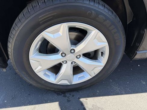 Used 2015 Subaru Forester 2.5i AWD/4WD image 9
