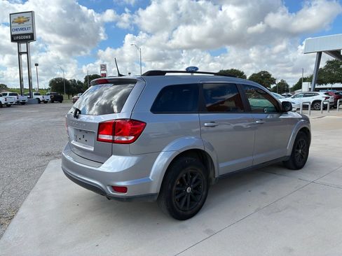 Used 2019 Dodge Journey SE w/ Connectivity Group FWD image 10