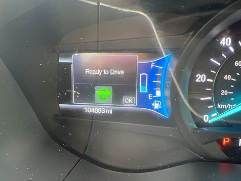 Used 2018 Ford Fusion SE image 12