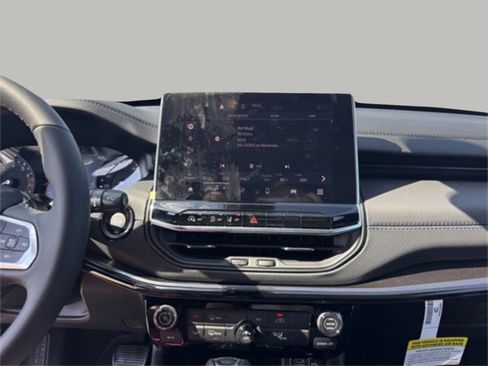 New 2026 Jeep Compass Latitude image 14