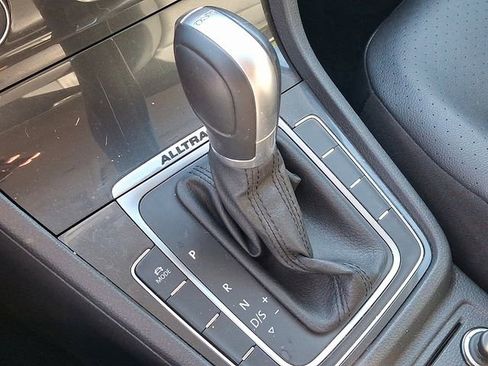 Certified 2019 Volkswagen Golf Alltrack S image 21