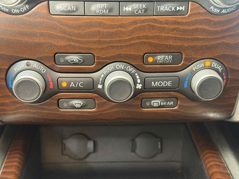 Used 2017 Nissan Pathfinder Platinum w/ Family Entertainment Package FWD image 20