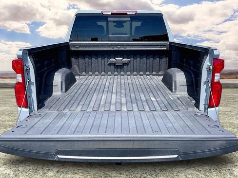 Used 2024 Chevrolet Silverado 1500 LT Trail Boss w/ Convenience Package II AWD/4WD image 7
