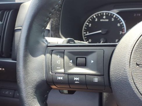 Used 2025 Nissan Pathfinder SL AWD/4WD image 22
