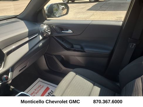 Certified 2026 Chevrolet Equinox LT FWD image 24