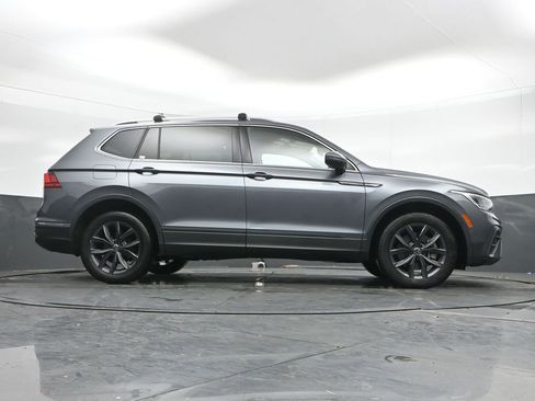 Used 2022 Volkswagen Tiguan SE AWD/4WD image 40