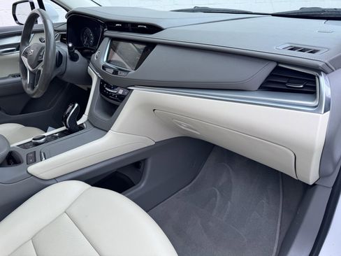 Used 2021 Cadillac XT5 Premium Luxury image 11
