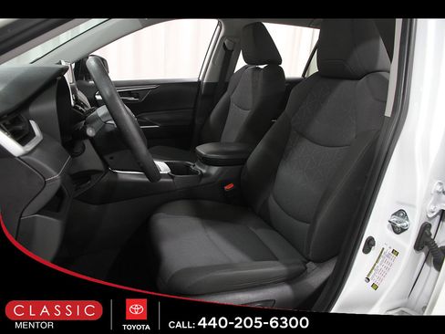 Certified 2024 Toyota RAV4 XLE AWD/4WD image 5