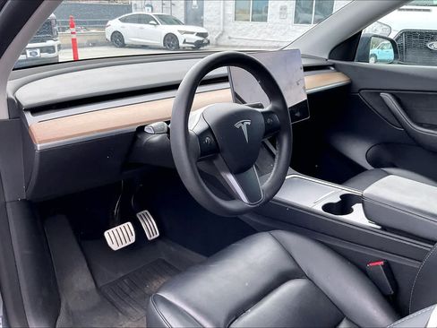 Used 2022 Tesla Model Y Performance AWD/4WD image 2