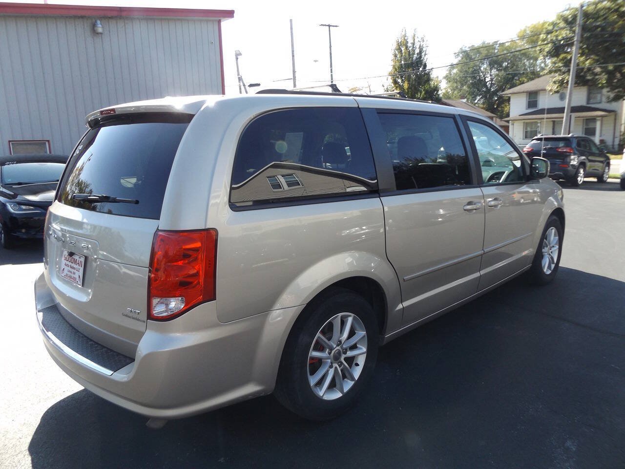 Used 2015 Dodge Grand Caravan SXT FWD image 7