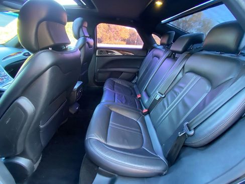 Used 2017 Lincoln MKZ Reserve image 10